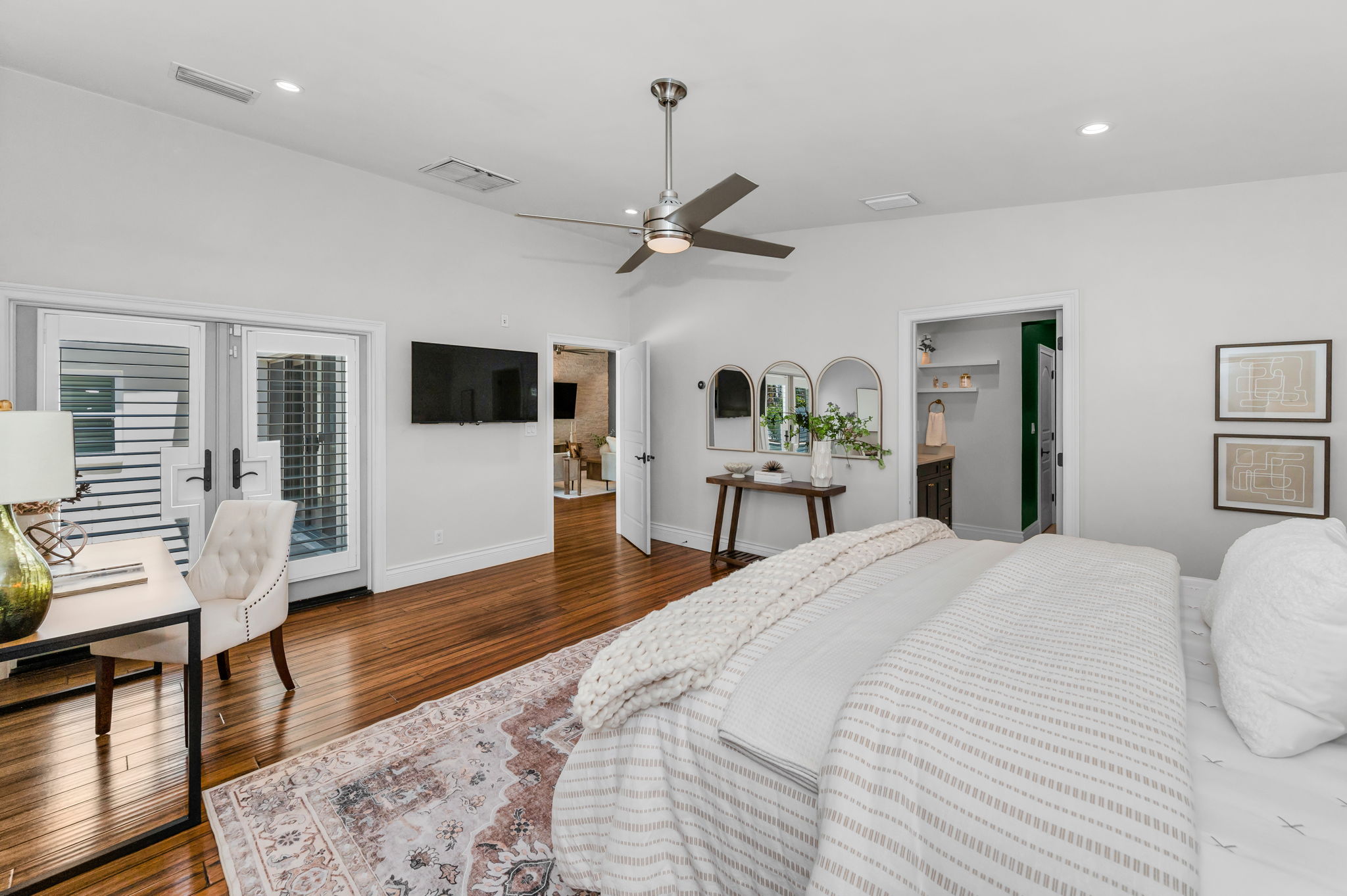 Master Bedroom1c