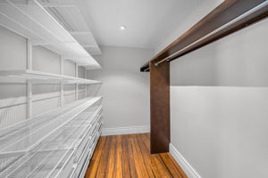Guest Bedroom5 Closet