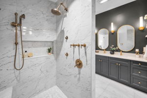 Master Bathroom1e