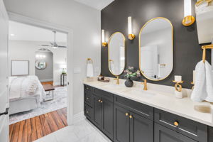 Master Bathroom1f