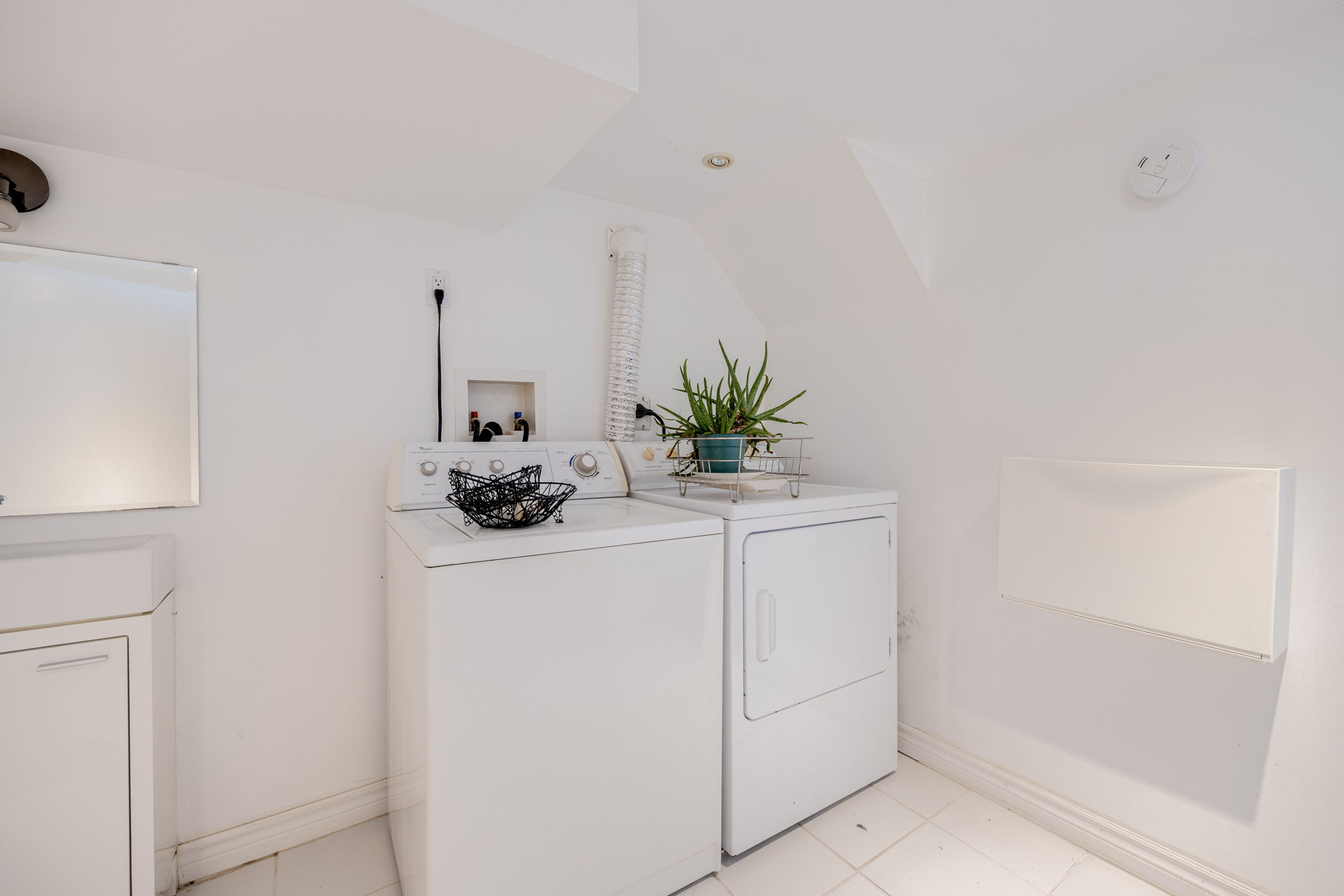 Toronto property showcase — delivered property photograph 25