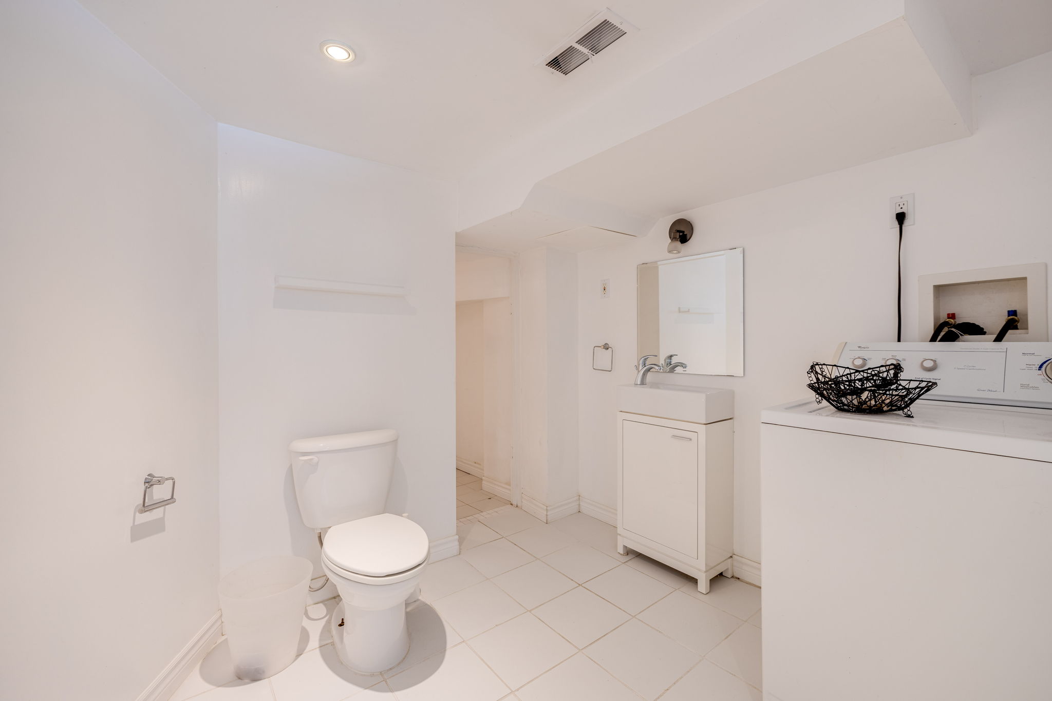 Toronto property showcase — delivered property photograph 26