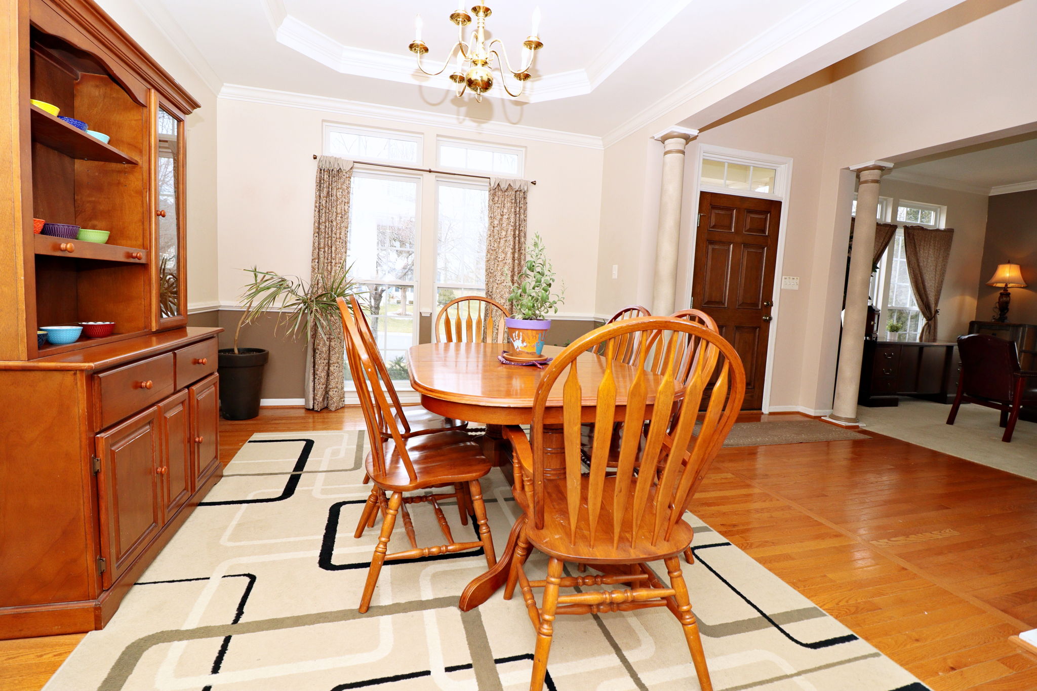 DINING ROOM3