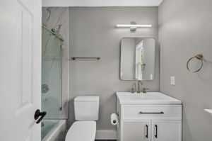 Full Bathroom Ensuite 2