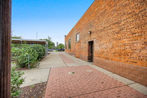  Photo 30