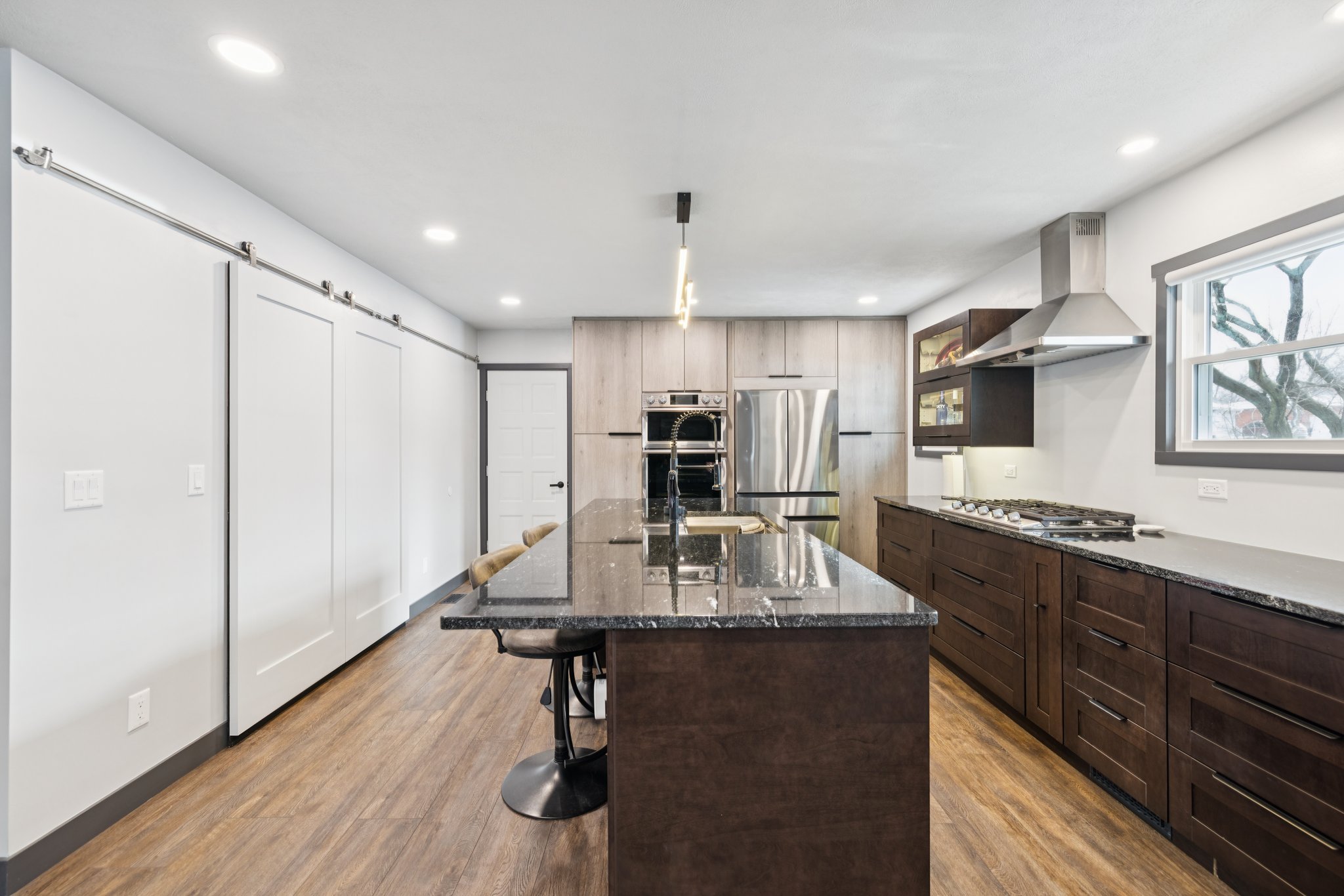 7648 - 1320 Darwin St_008 (2).jpg