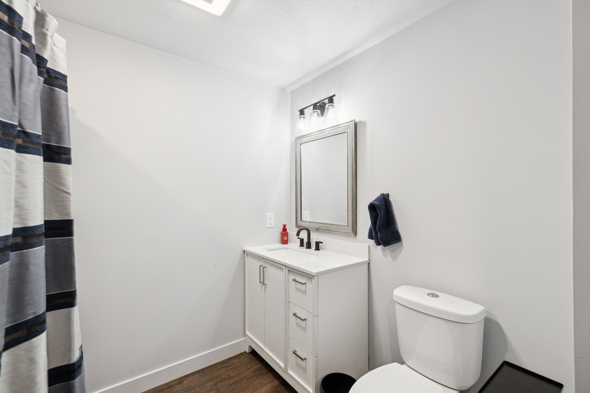 7648 - 1320 Darwin St_020.jpg