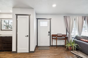 7648 - 1320 Darwin St_003 (2).jpg