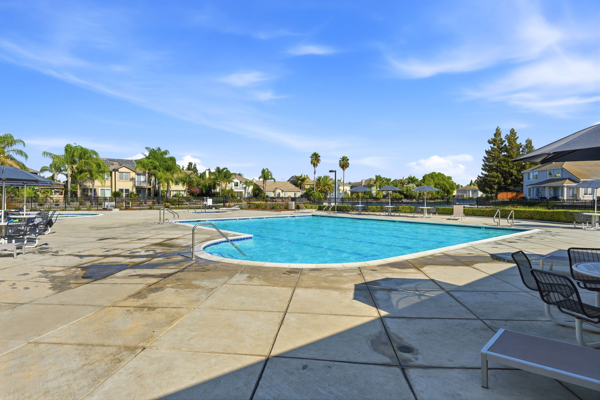 060_F8_1320 Eastlake Cir