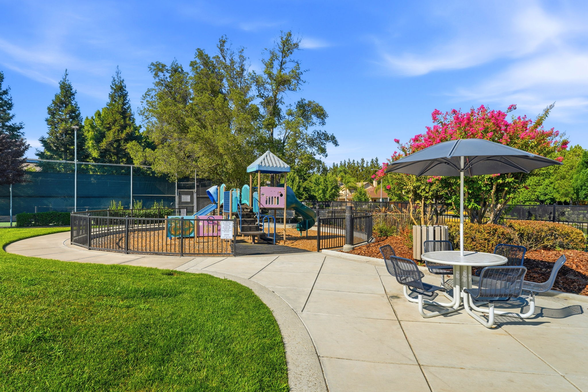 061_F8_1320 Eastlake Cir