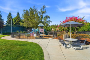 061_F8_1320 Eastlake Cir