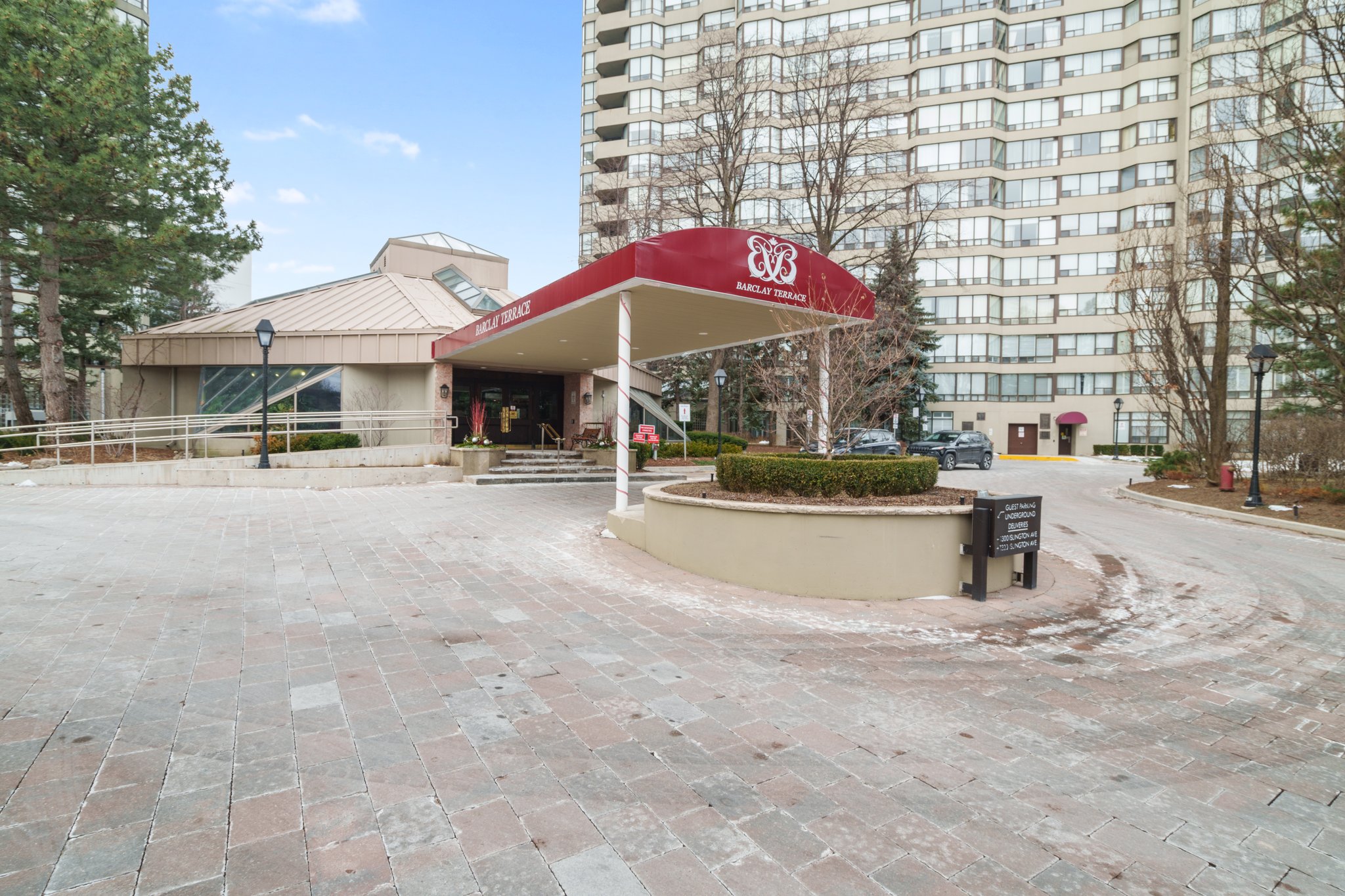 1320 Islington Ave Unit 2006 Toronto, ON M9A 5C6