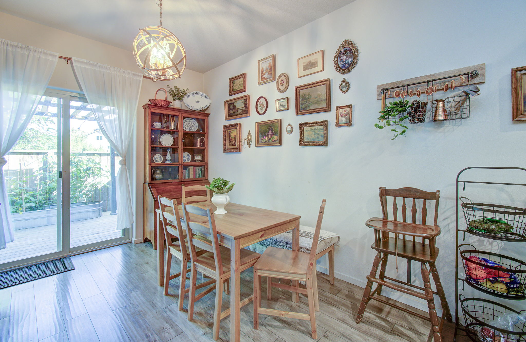 02 Dining area