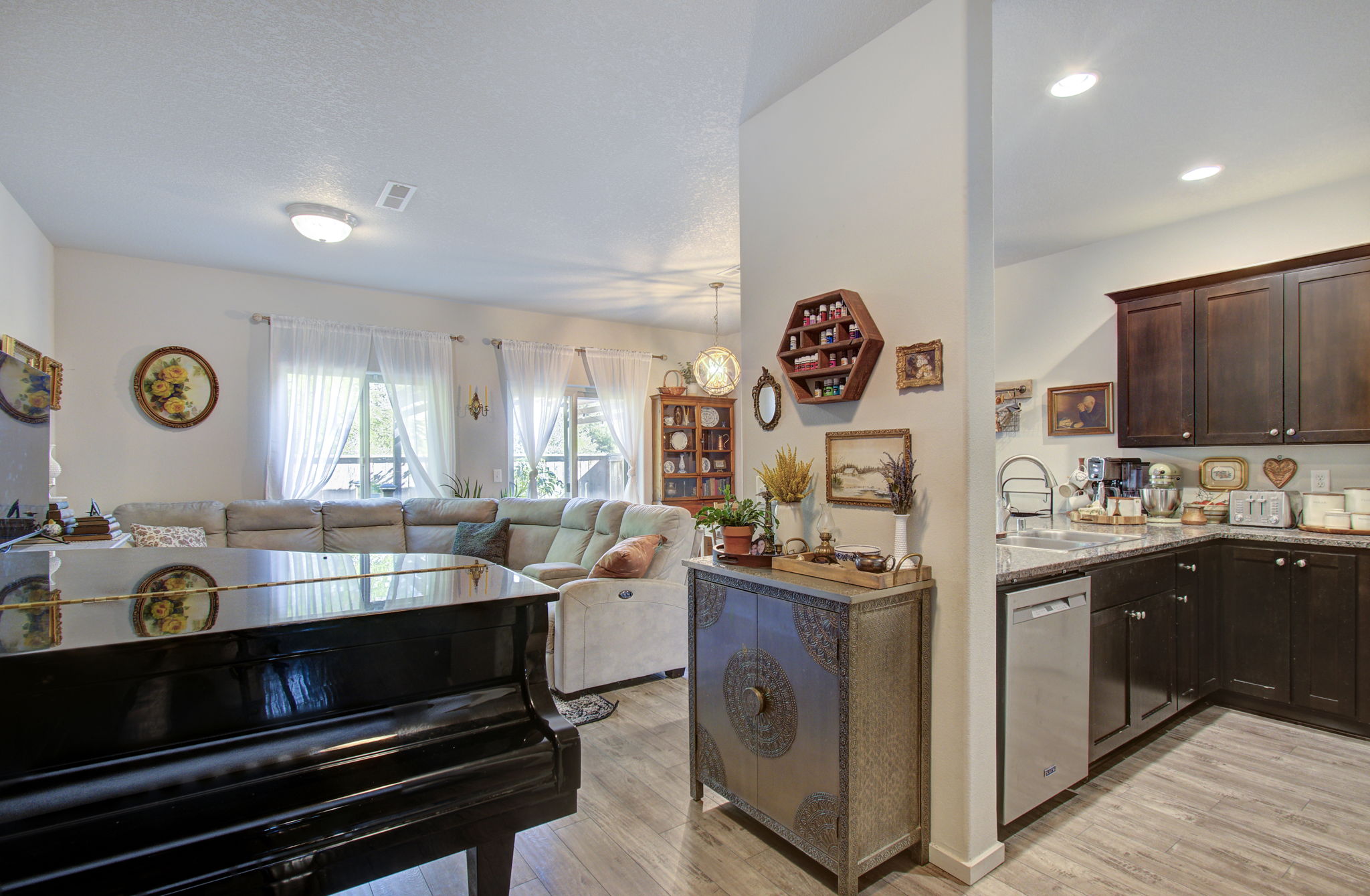 02 kitchen - great room