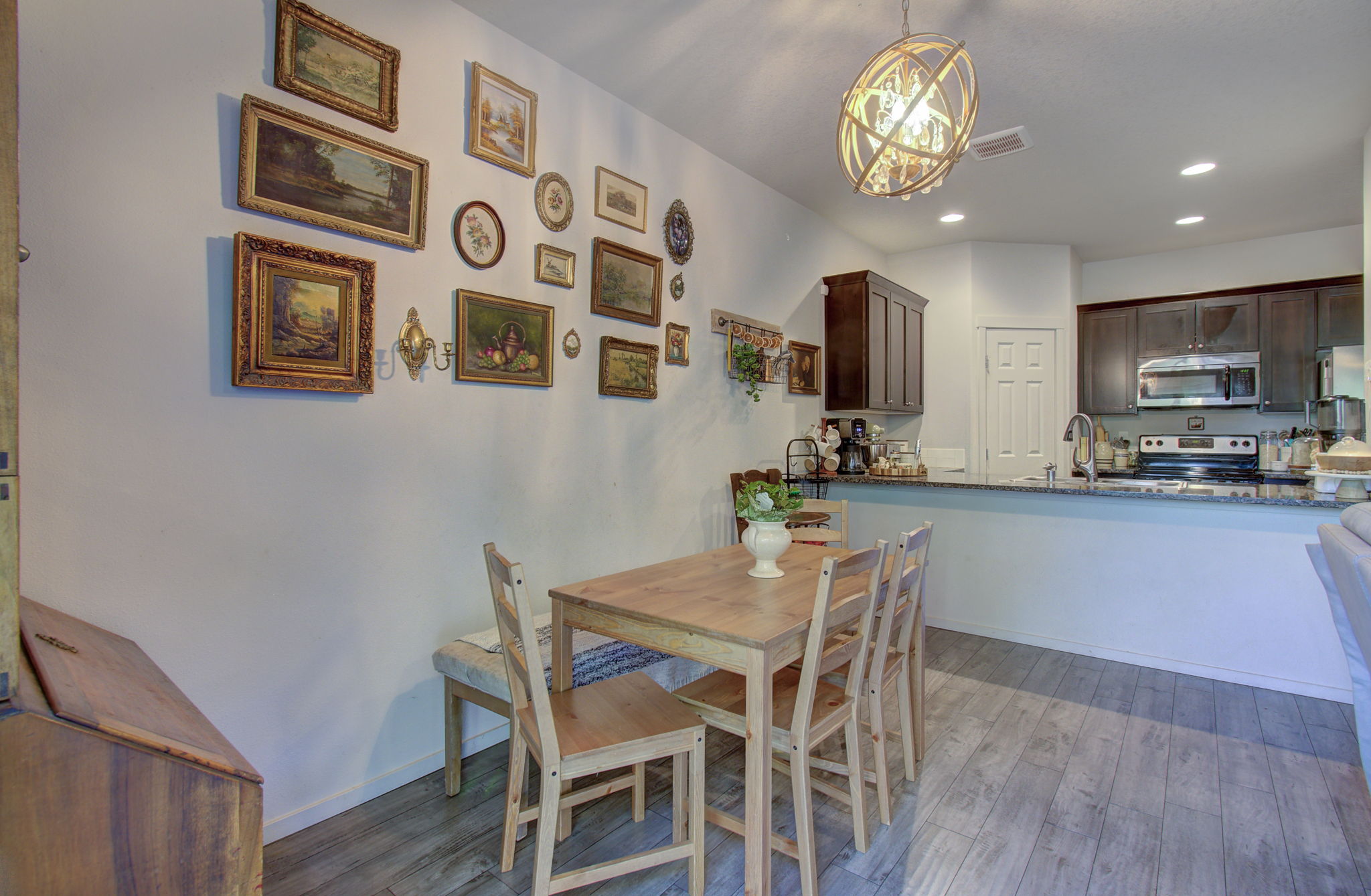 02 Dining room - kitchen