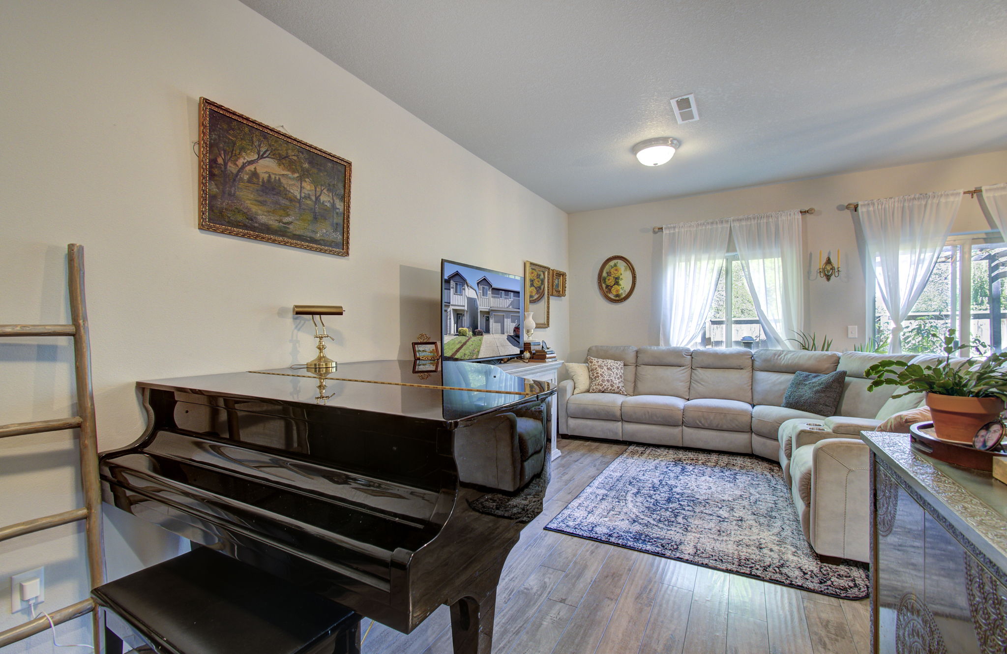02 family room