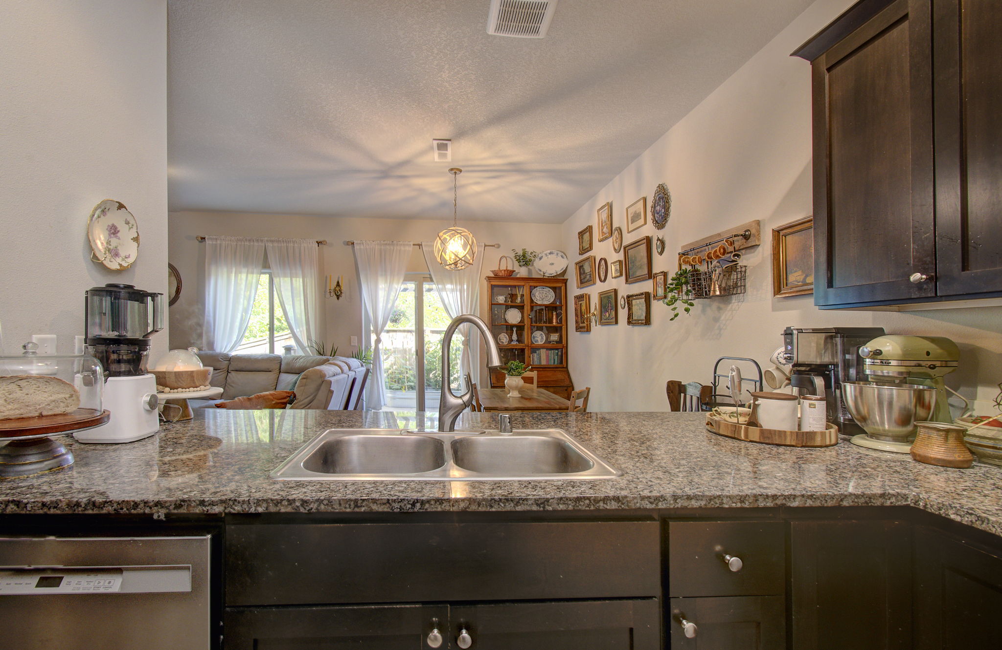 02 kitchen - dining area