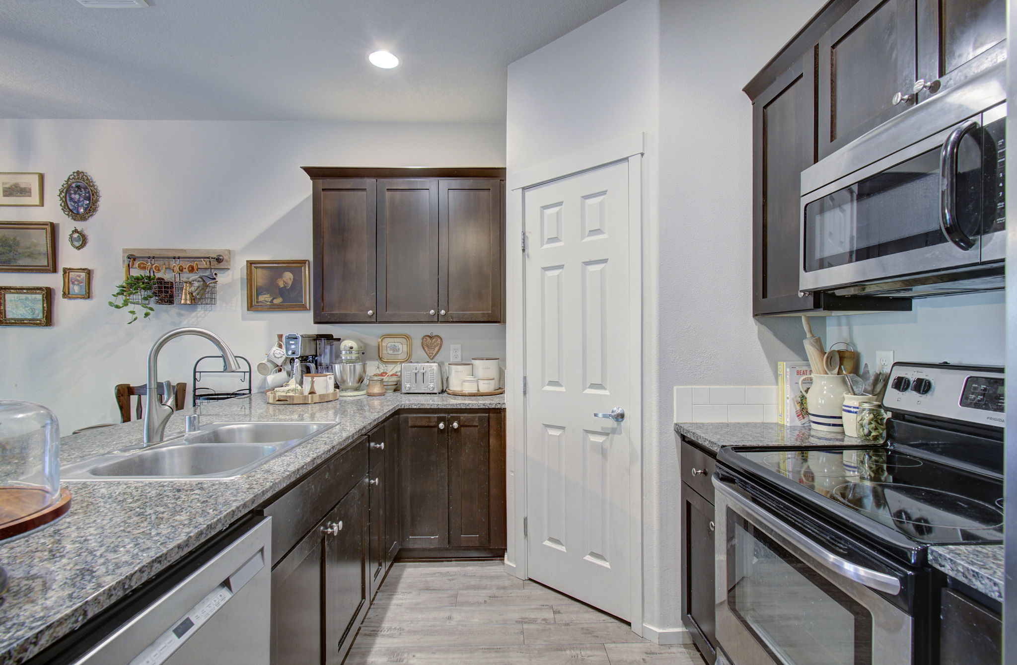 02 kitchen