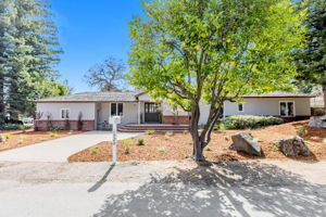 001_1320 Oak Ave