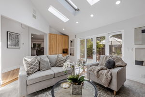 011_1320 Oak Ave