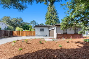 051_1320 Oak Ave