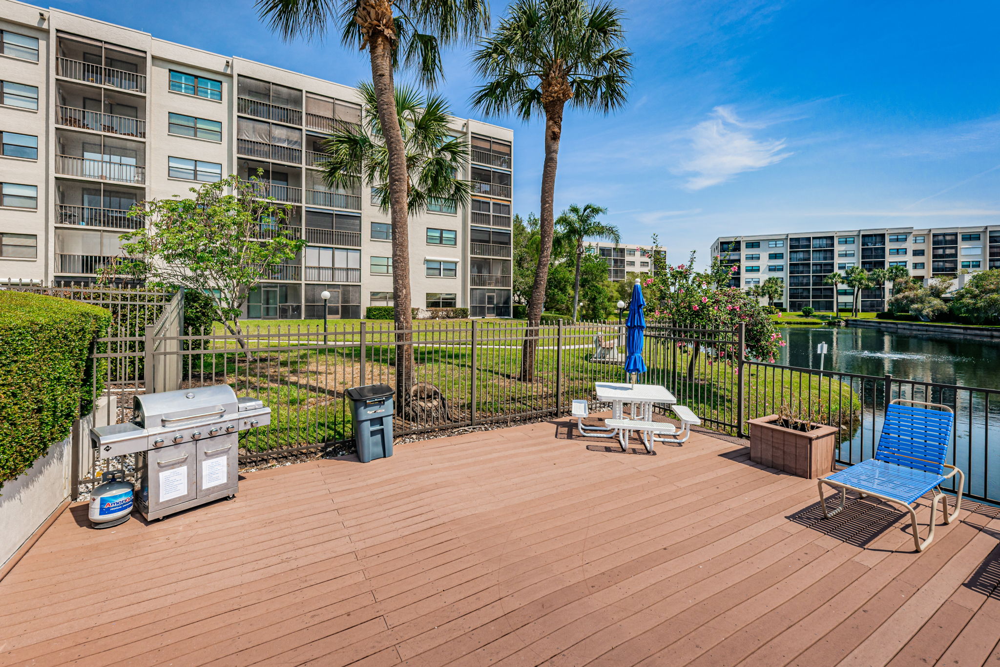 33-Deck and Grilling Area