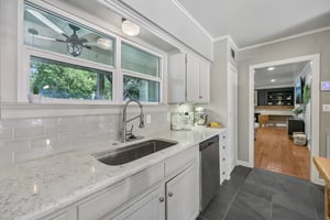 Redbud Dr-S0907-016.jpg