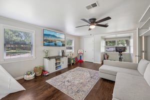 Redbud Dr-S0907-019.jpg