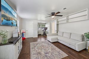 Redbud Dr-S0907-020.jpg