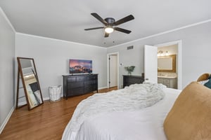 Redbud Dr-S0907-031.jpg