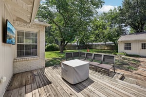 Redbud Dr-S0907-034.jpg