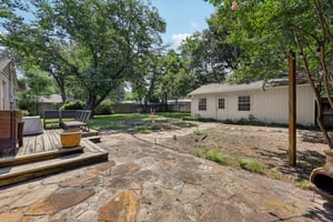 Redbud Dr-S0907-036.jpg