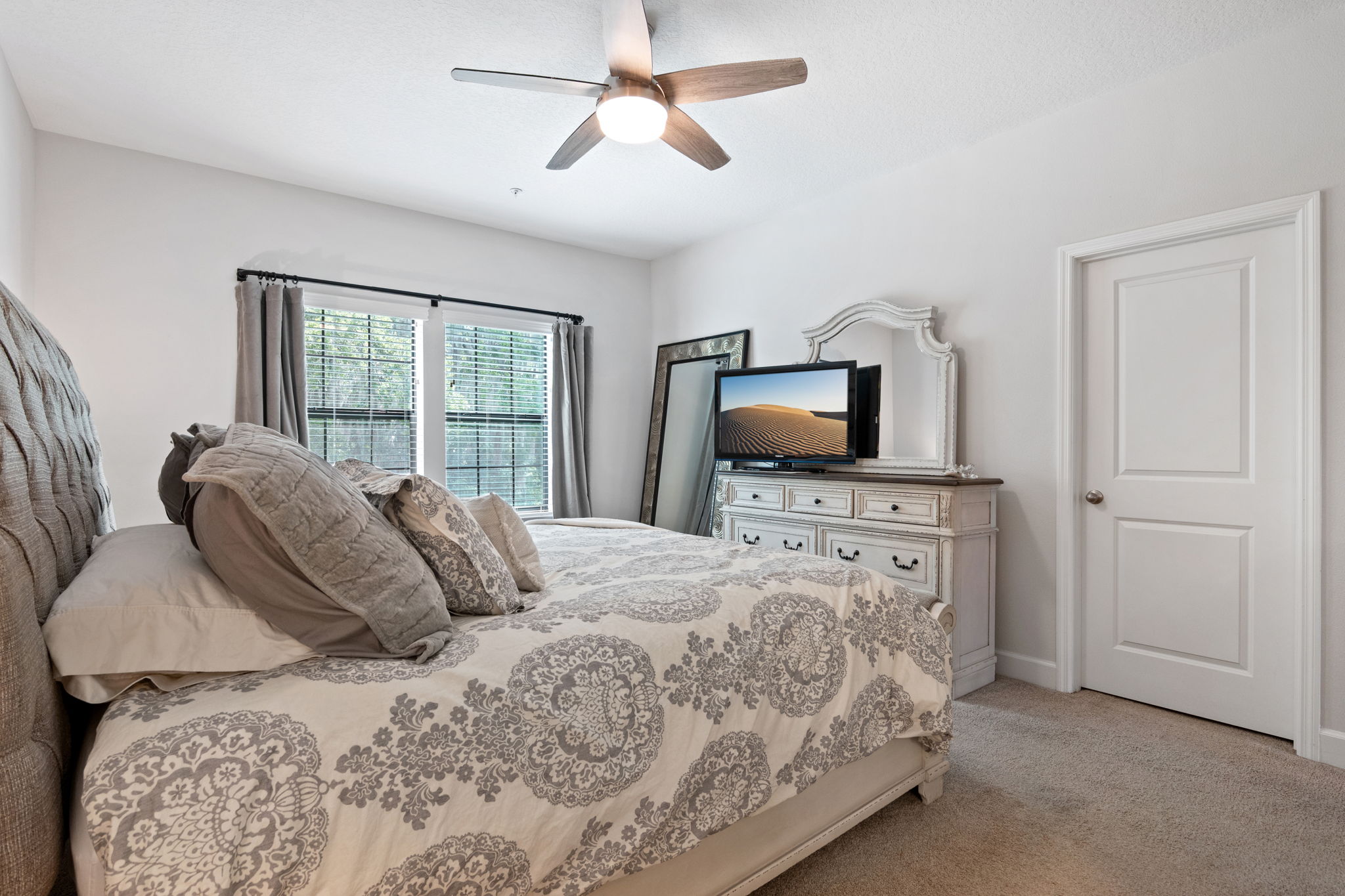  Photo 32