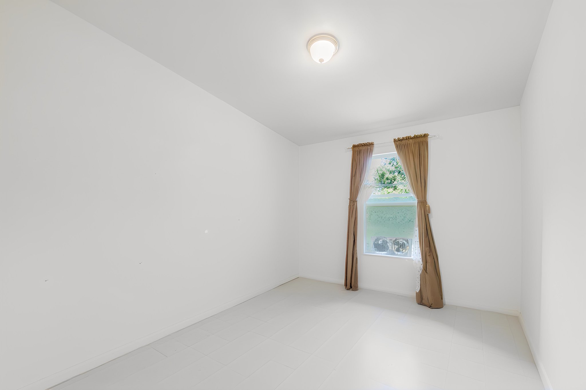 889A5275 furniture removed.jpeg