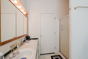  Photo 34