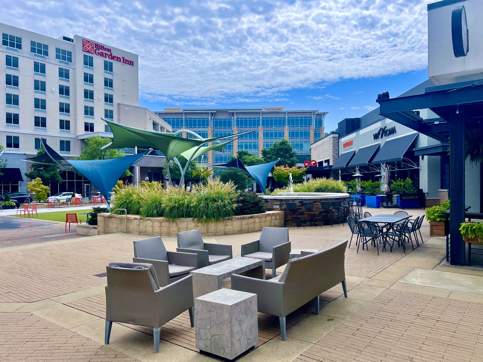 Waverly restaurants and entertainment