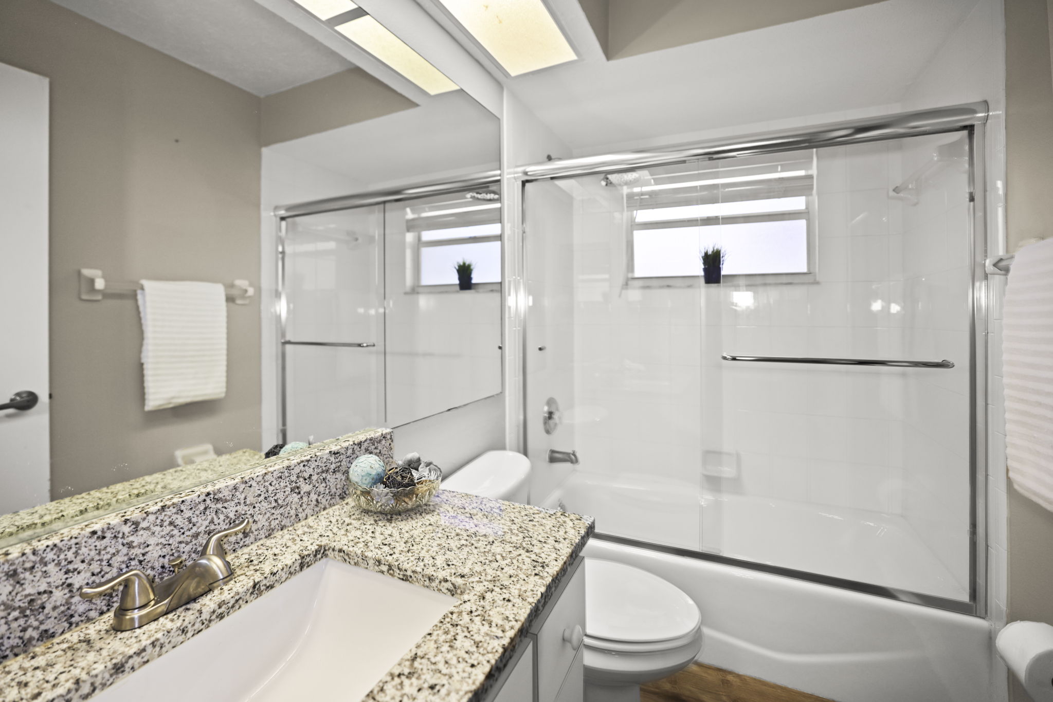 Bathroom 2 - 495A0985