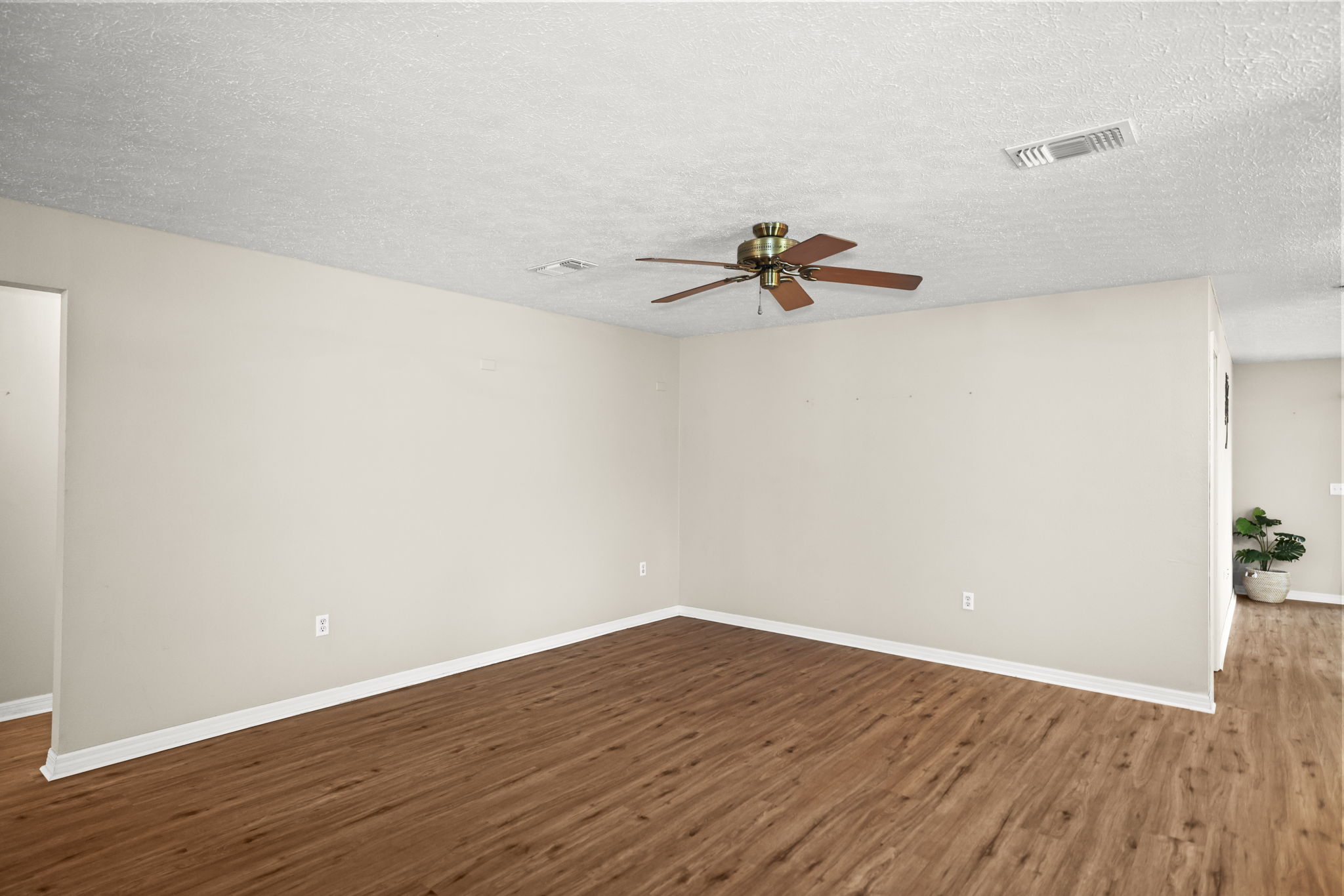 LR - 495A0990