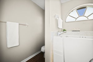 Bathroom 1 - 495A1004