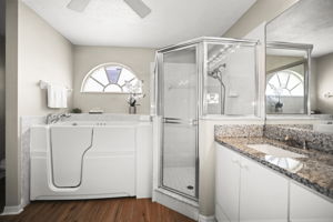 Bathroom 1 - 495A1008