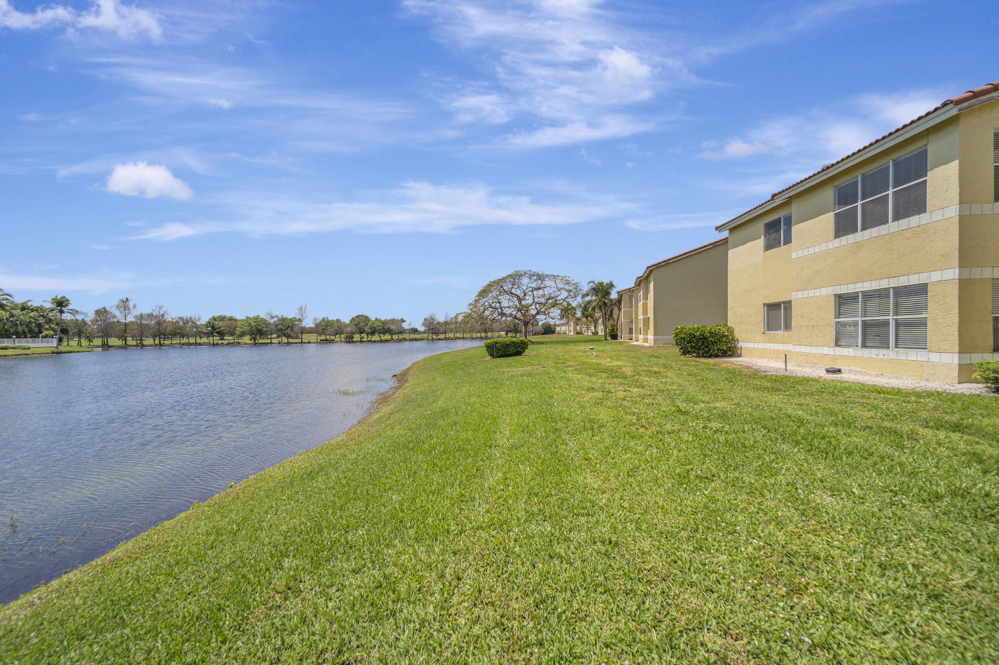 10207 Sunrise Lakes Blvd #204, Sunrise, FL 33322, US Photo 34