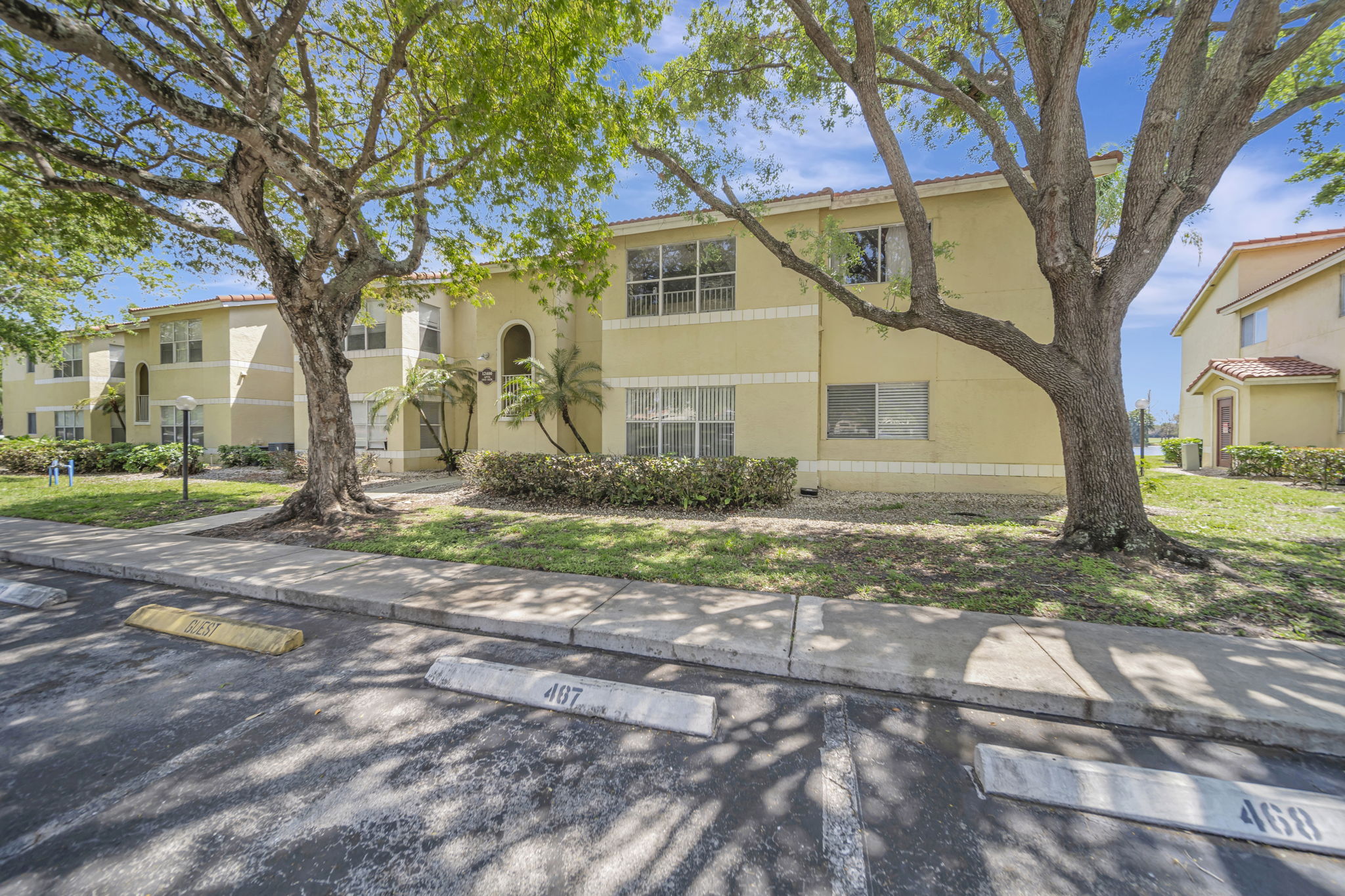 10207 Sunrise Lakes Blvd #204, Sunrise, FL 33322, US