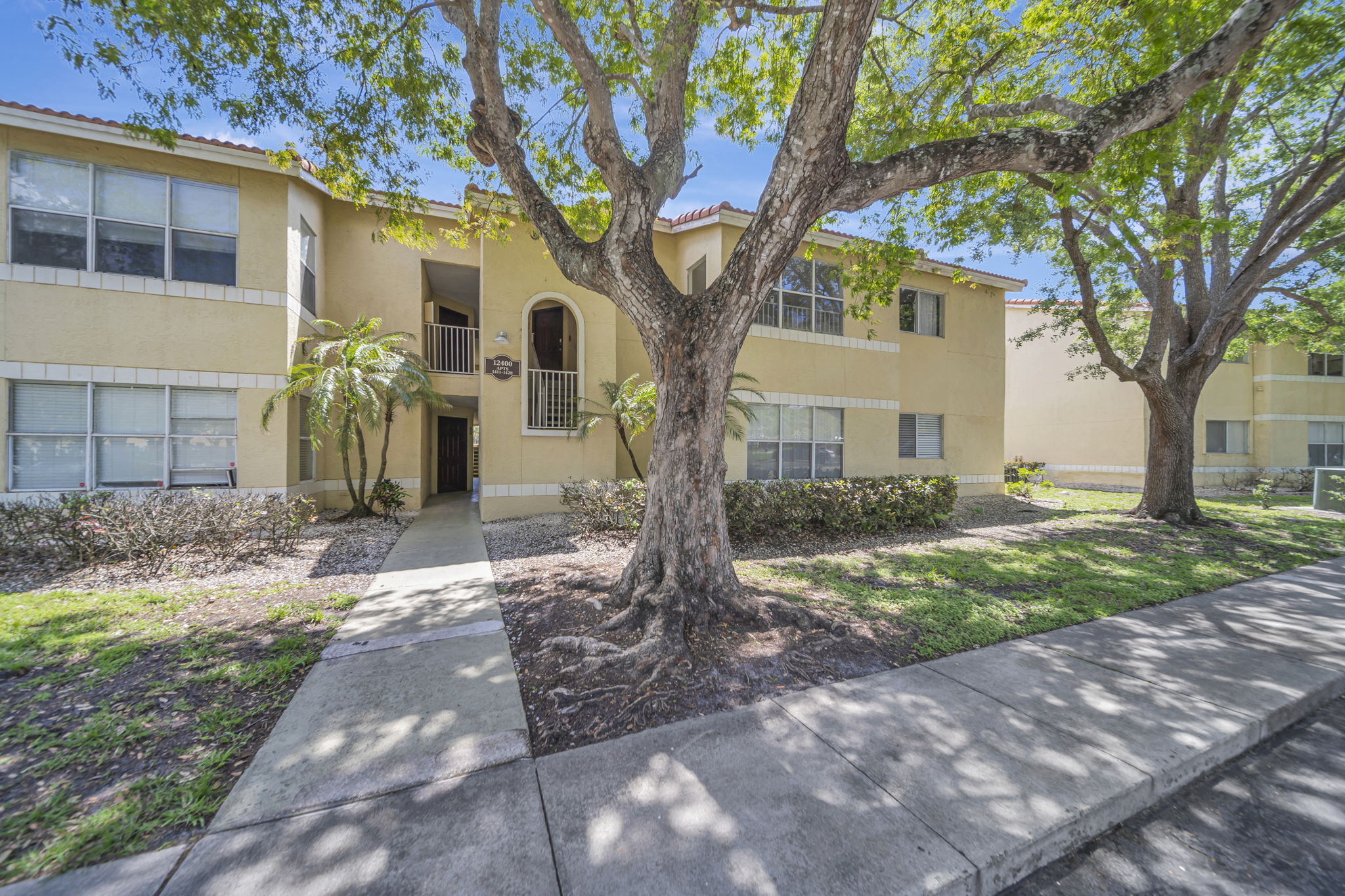 10207 Sunrise Lakes Blvd #204, Sunrise, FL 33322, US Photo 3