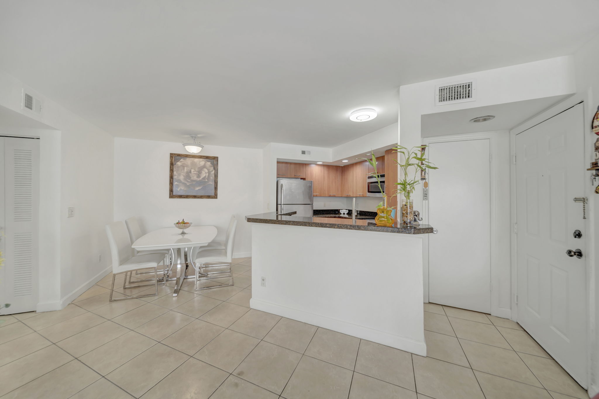 10207 Sunrise Lakes Blvd #204, Sunrise, FL 33322, US Photo 11