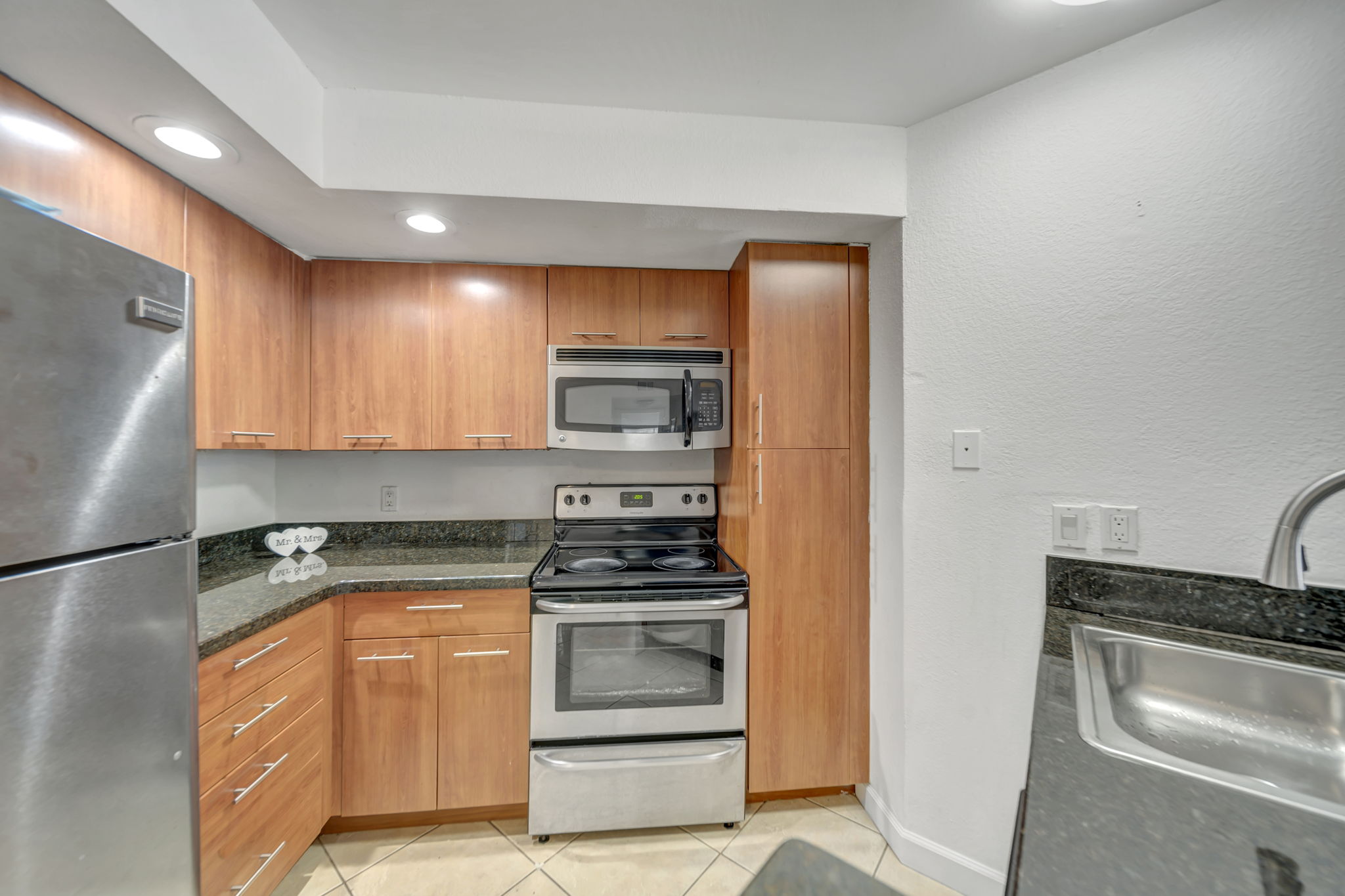 10207 Sunrise Lakes Blvd #204, Sunrise, FL 33322, US Photo 19