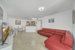 10207 Sunrise Lakes Blvd #204, Sunrise, FL 33322, US Photo 6