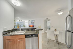 10207 Sunrise Lakes Blvd #204, Sunrise, FL 33322, US Photo 15