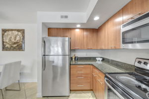 10207 Sunrise Lakes Blvd #204, Sunrise, FL 33322, US Photo 17