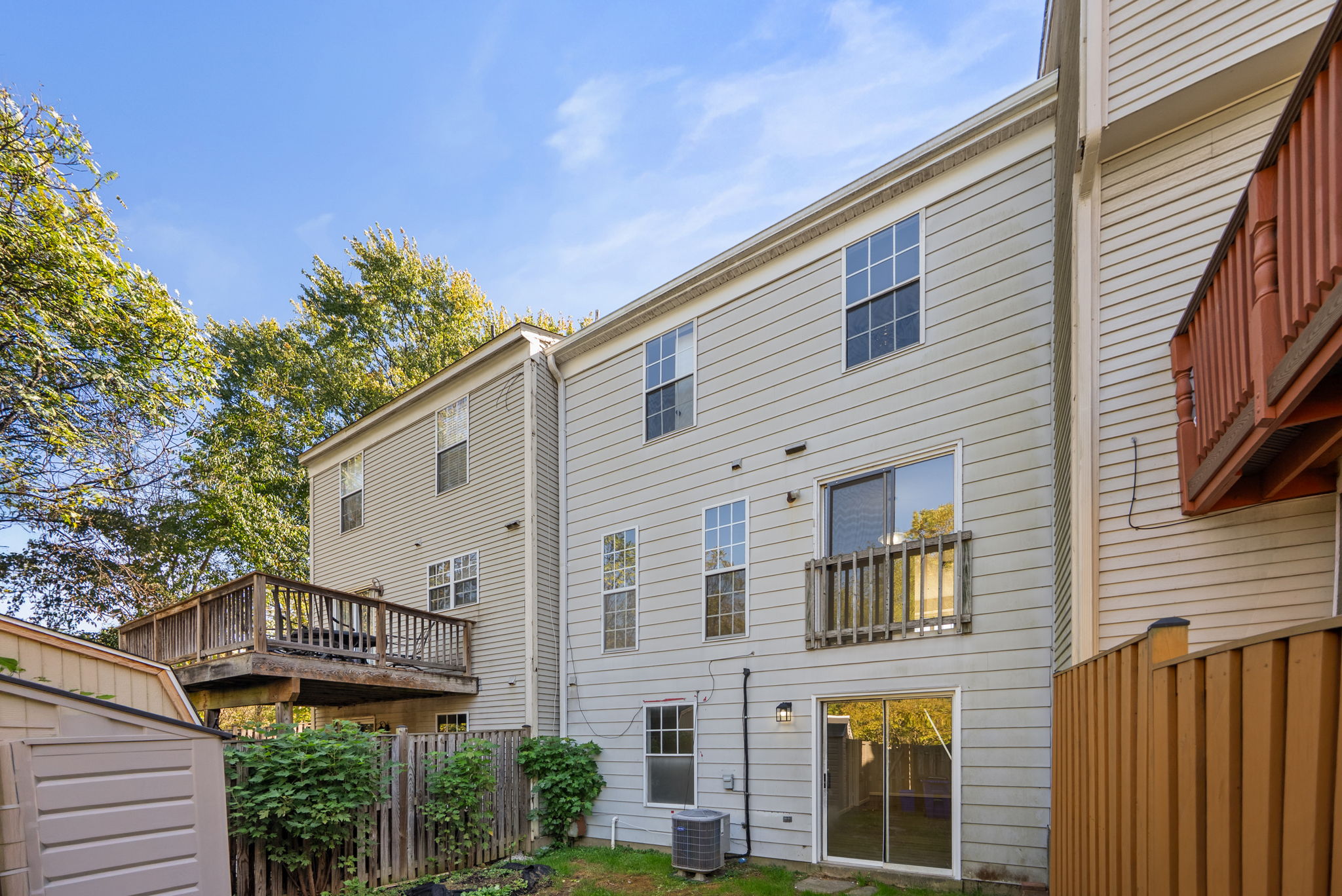  Photo 28