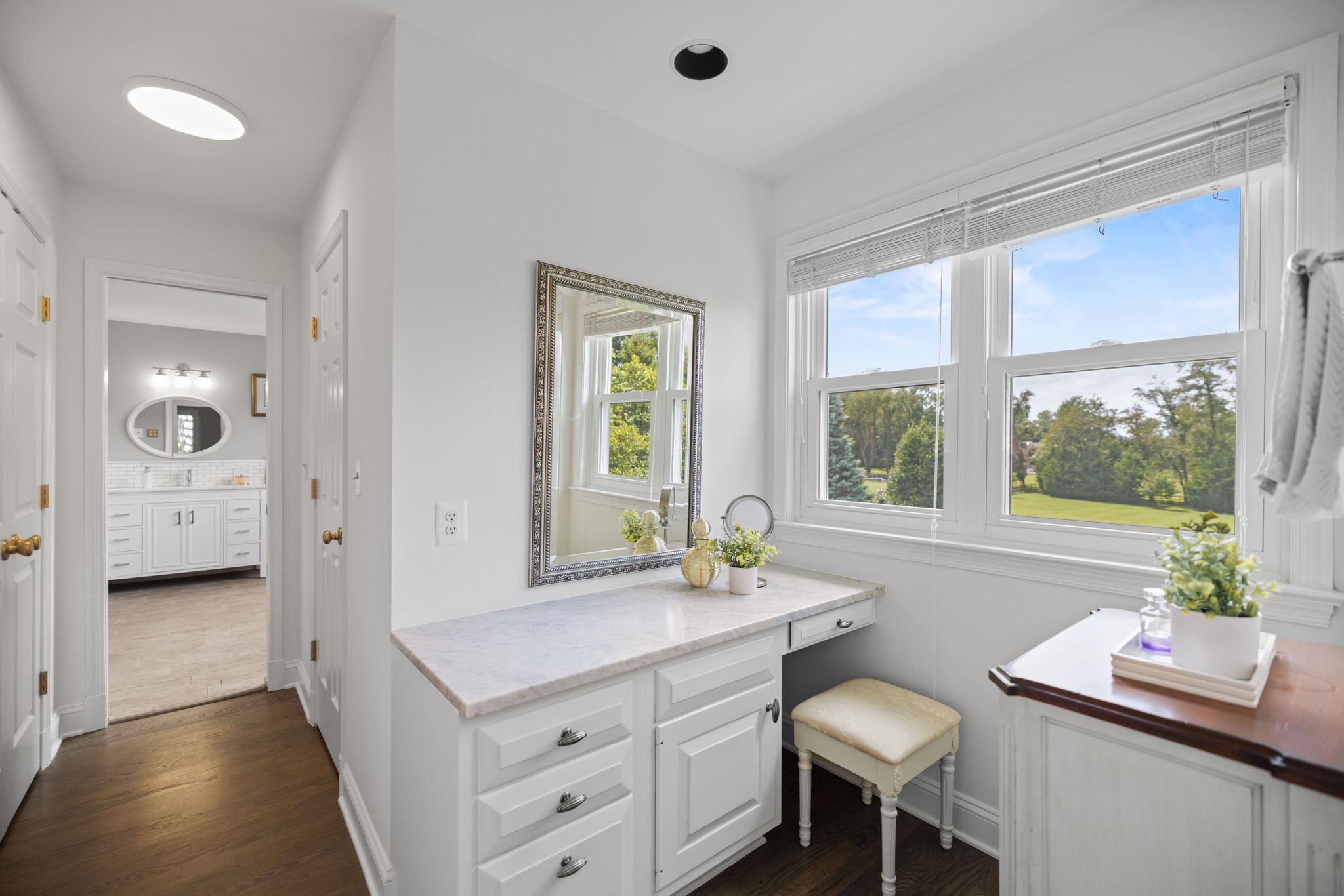 Primary Dressing Area